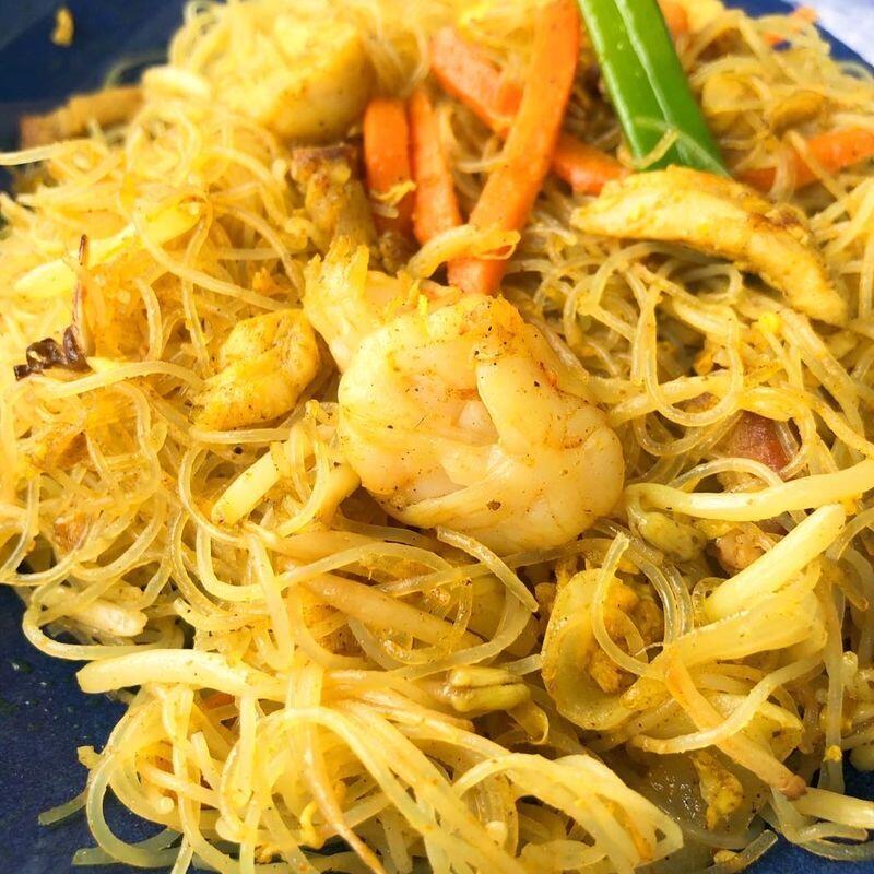 SINGAPORE STYLE RICE NOODLES